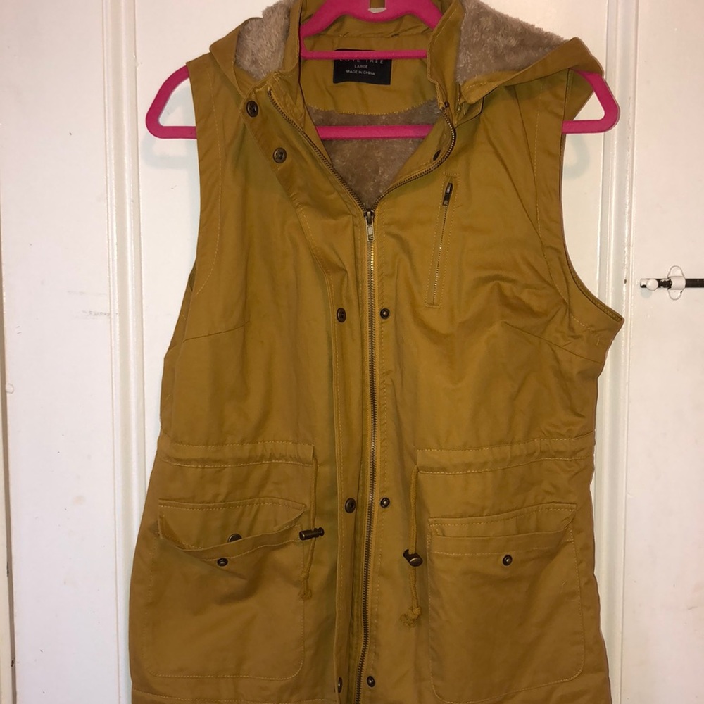 Vest lined with faux fur